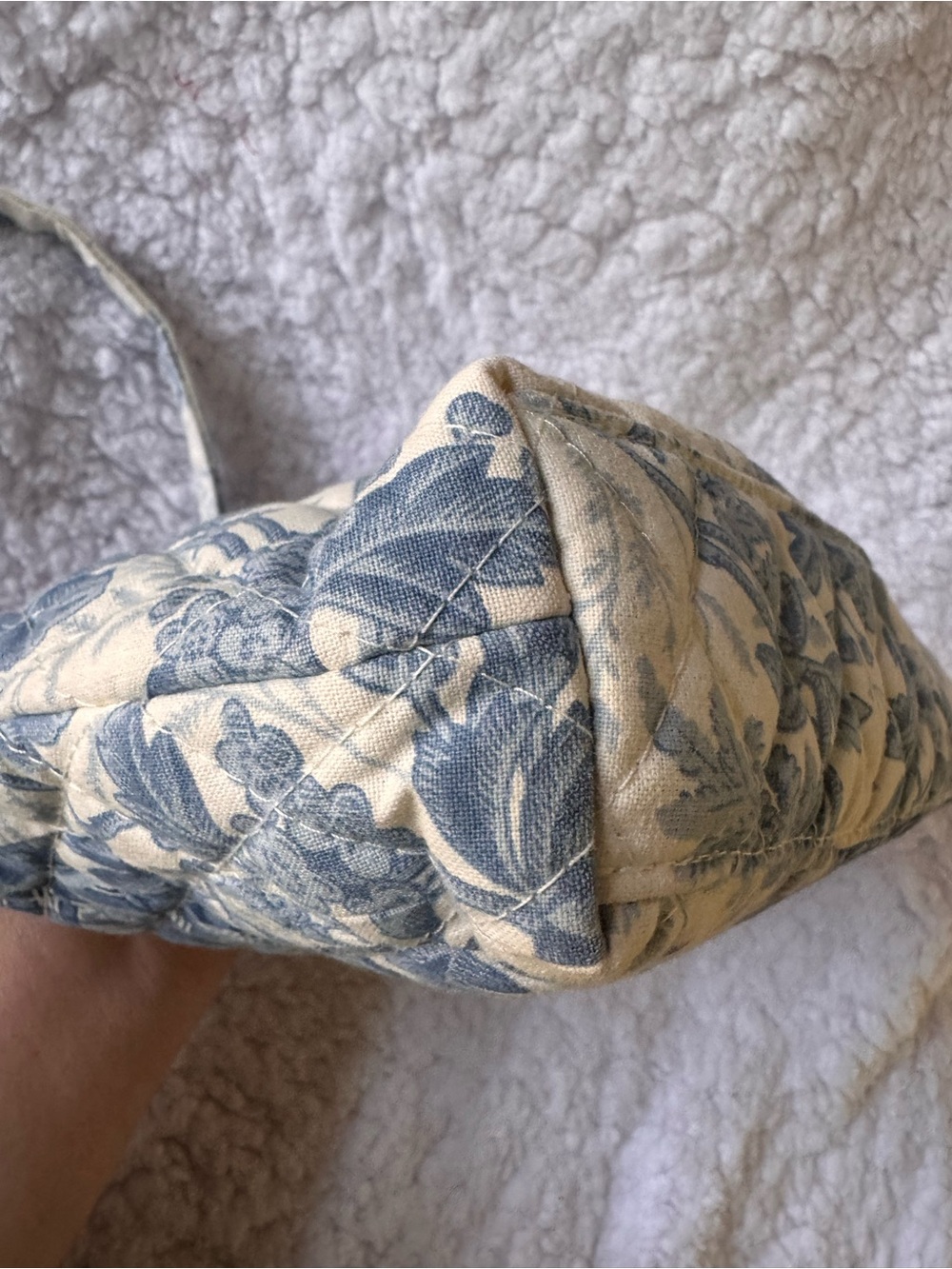 Vera Bradley Blue Toile Patchwork Shoulder Bag - Picture 3 of 8